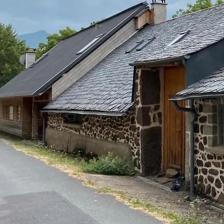 Maison Auvergne Volcan Puy Mary Claux Giraldes Gr400 * Le Claux